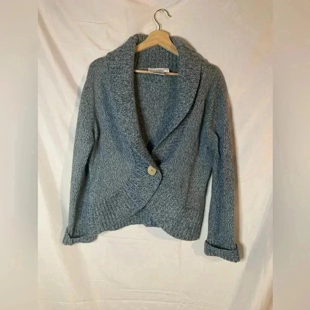 United States sweater with one button
